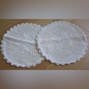 Vintage, Brand new, never used.
Round Crochet Pillow / Cushion covers - Beige